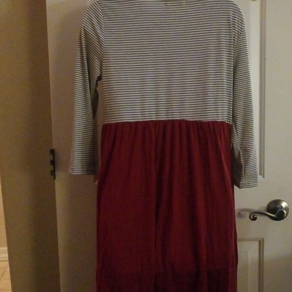❤3/$10. For G and PL Women's Striped Skater Dress - Picture 2 of 4